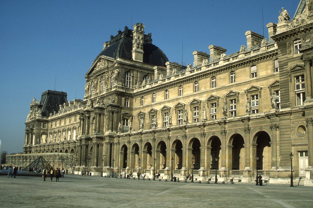 Now we're talking some serious real estate. :)  Paris 1989, photo by Challen Yee